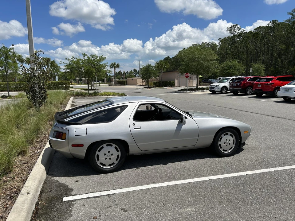 1982 Porsche 928 S - Image 12 of 31
