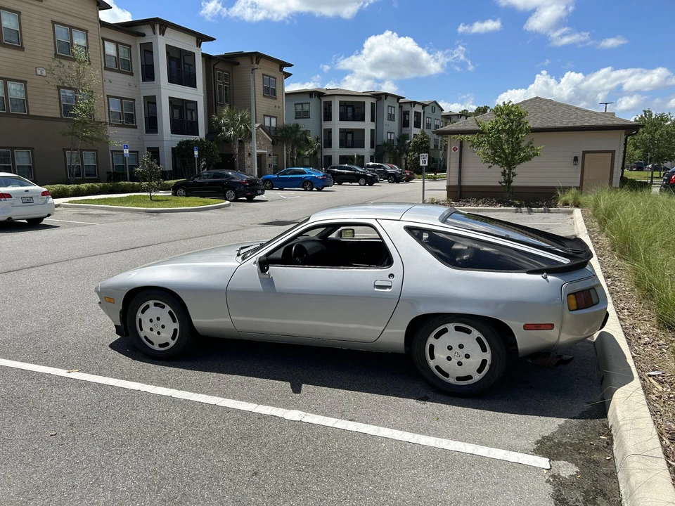 1982 Porsche 928 S - Image 7 of 31