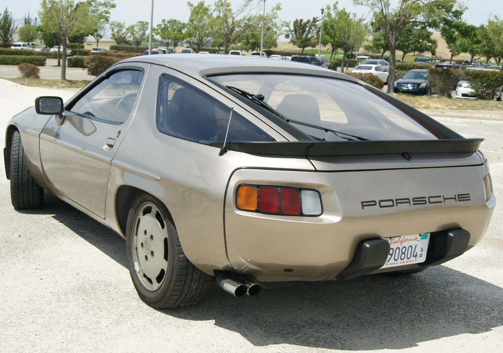 1982 Porsche 928 S - Image 11 of 31