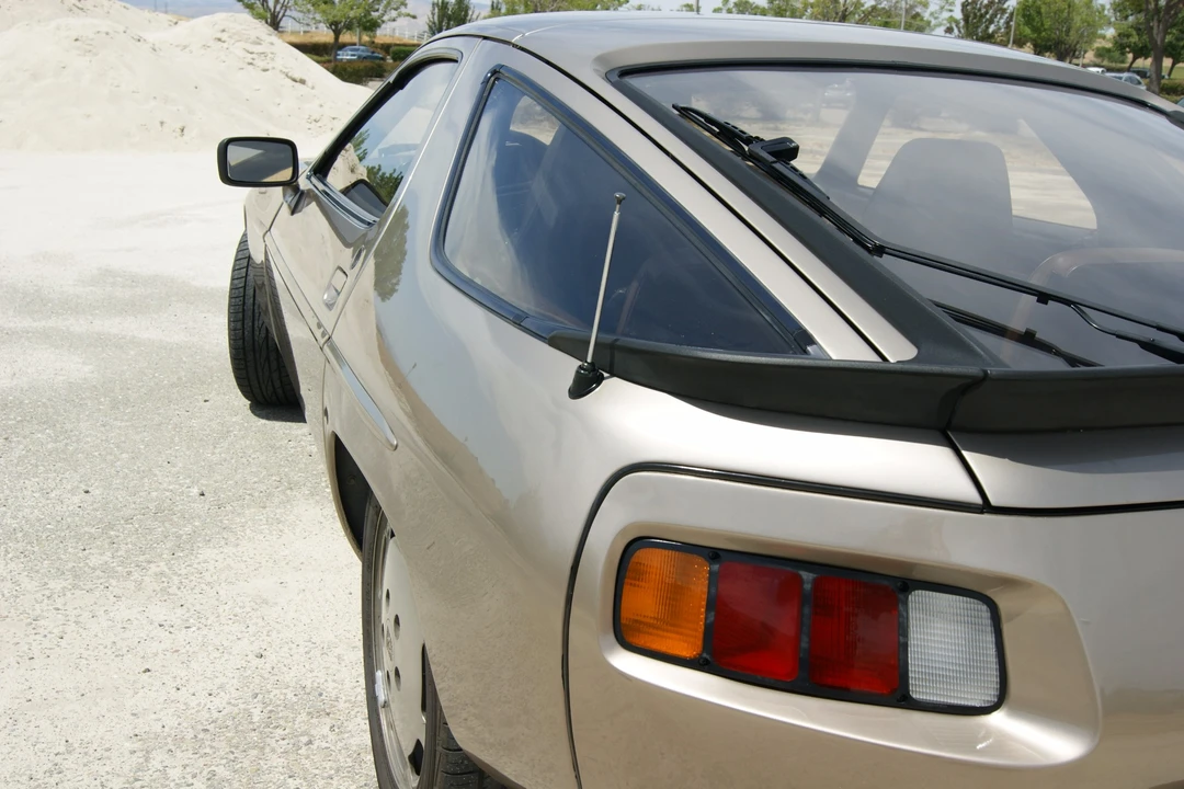 1982 Porsche 928 S - Image 10 of 31
