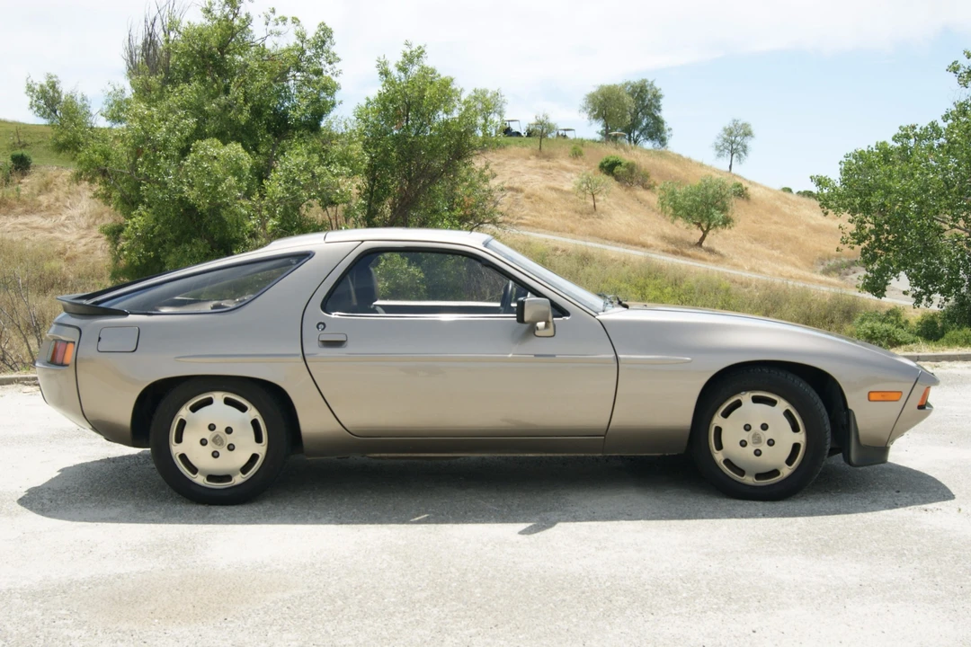 1982 Porsche 928 S - Image 5 of 31