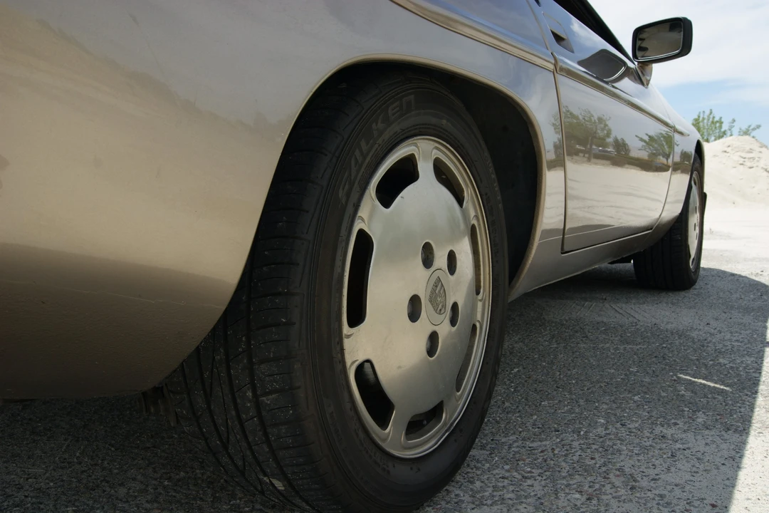 1982 Porsche 928 S - Image 16 of 31