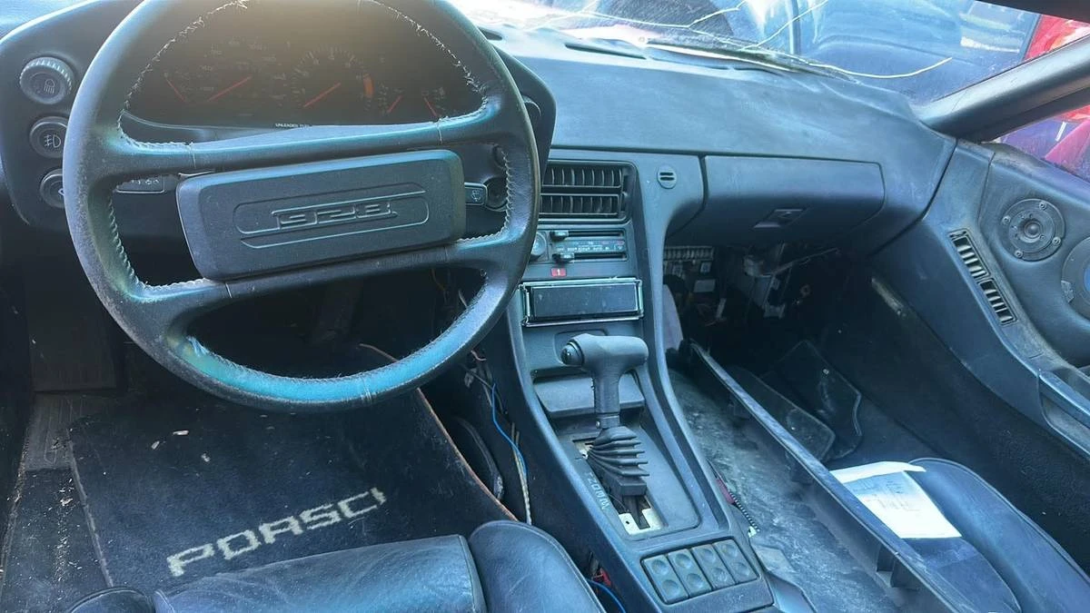 1982 Porsche 928 S - Image 3 of 4