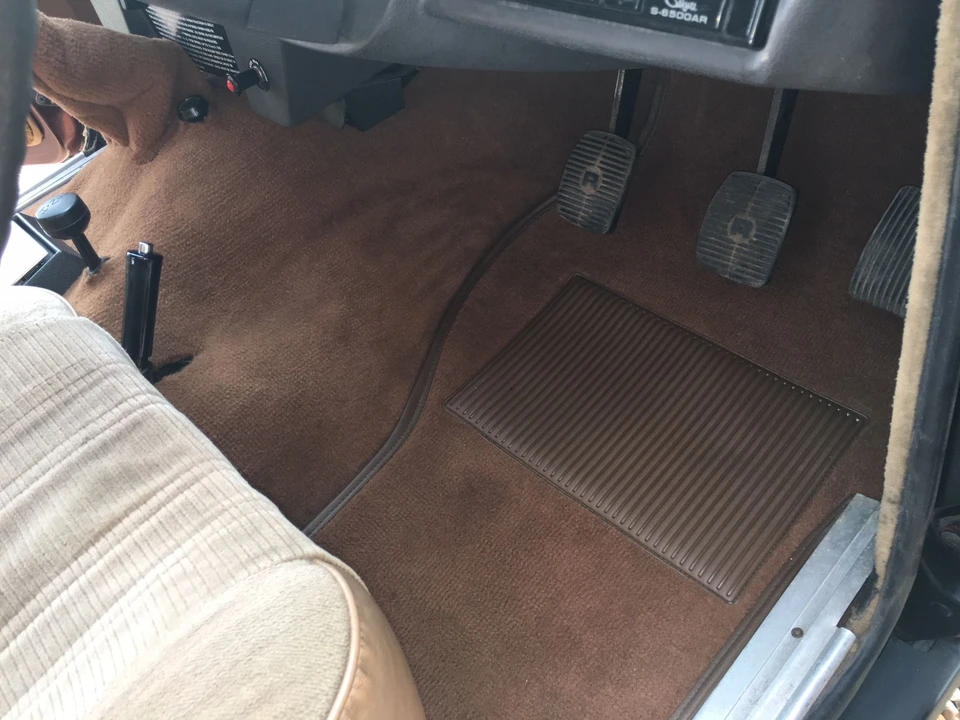 1982 Land Rover Range Rover Classic - Image 25 of 31