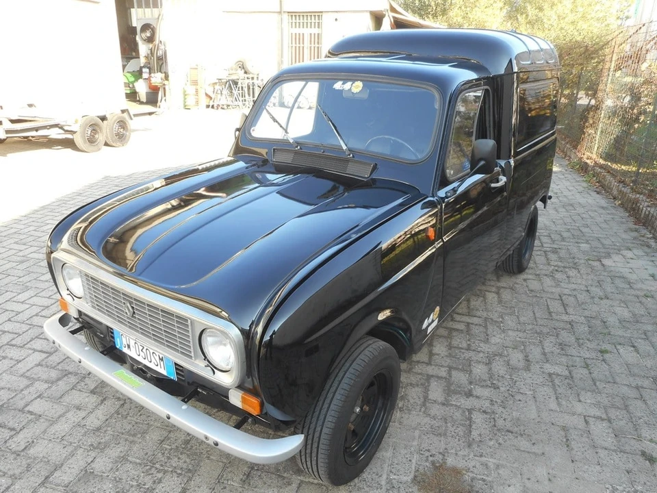 1900 Renault 4 - Image 2 of 30