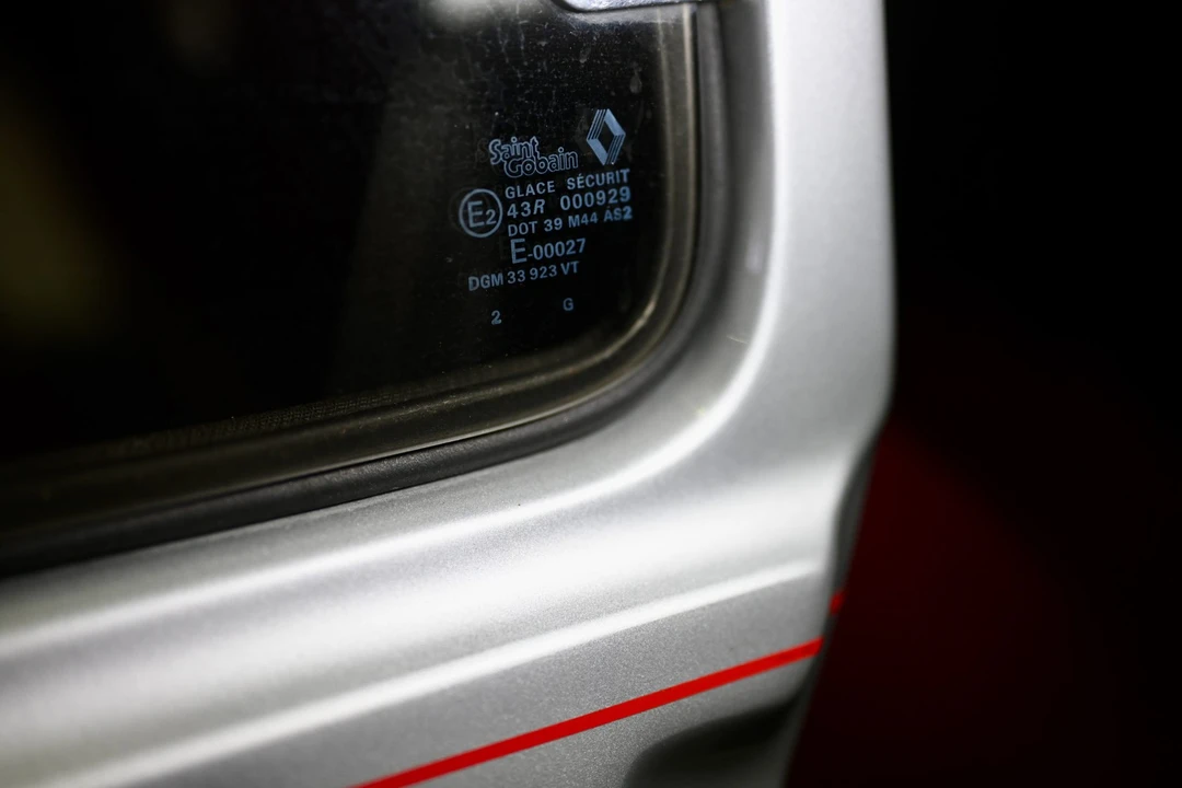 1982 Renault 5 - Image 25 of 31