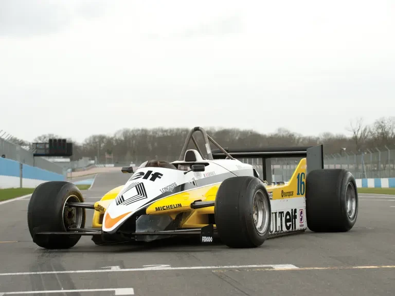 1982 Renault - Image 2 of 22