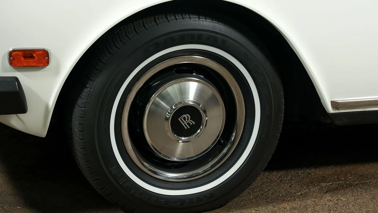 1982 Rolls-Royce Corniche Series I - Image 16 of 31