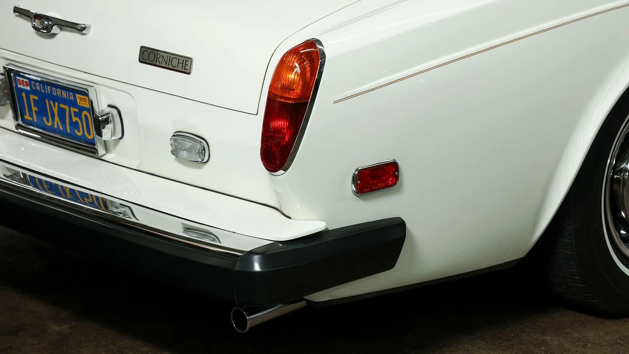 1982 Rolls-Royce Corniche Series I - Image 22 of 31