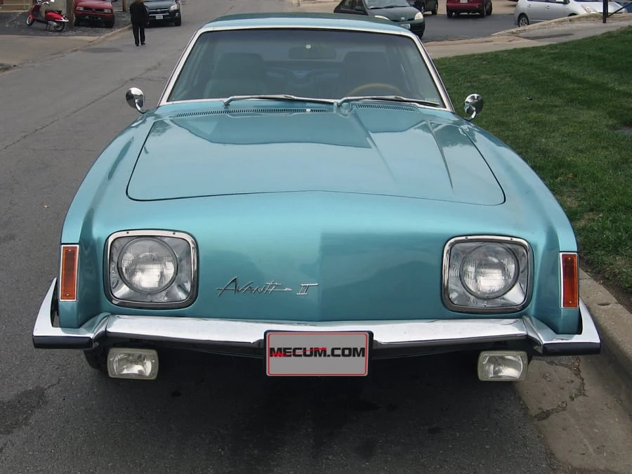1982 Studebaker Avanti - Image 8 of 8