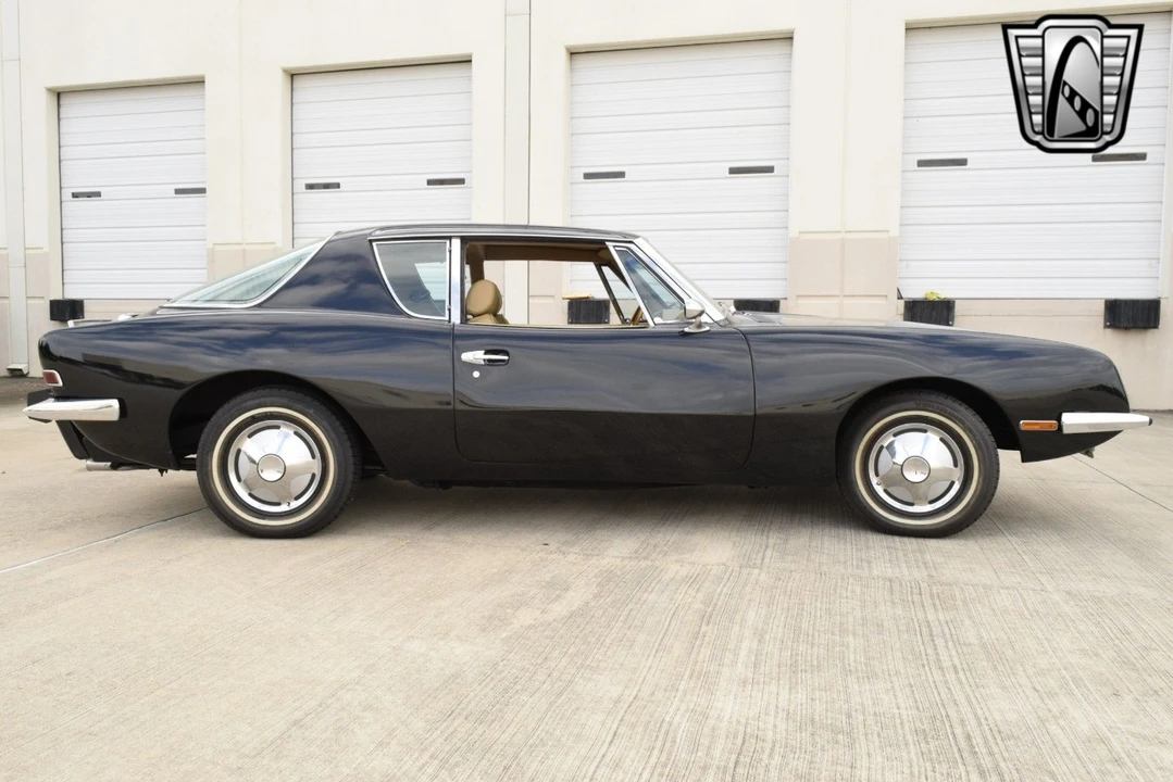 1982 Studebaker Avanti - Image 7 of 12