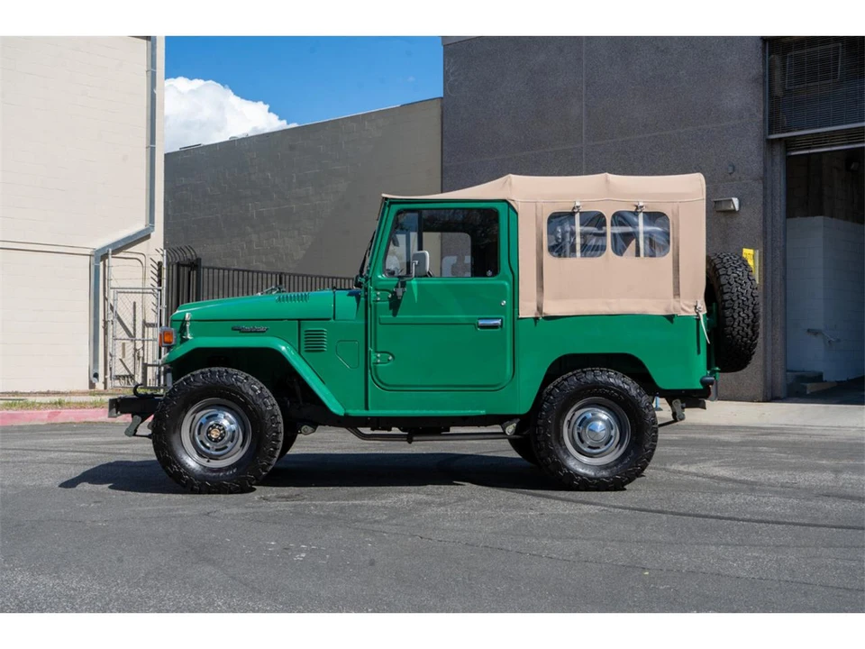 1982 Toyota J40 Land Cruiser - Image 3 of 25