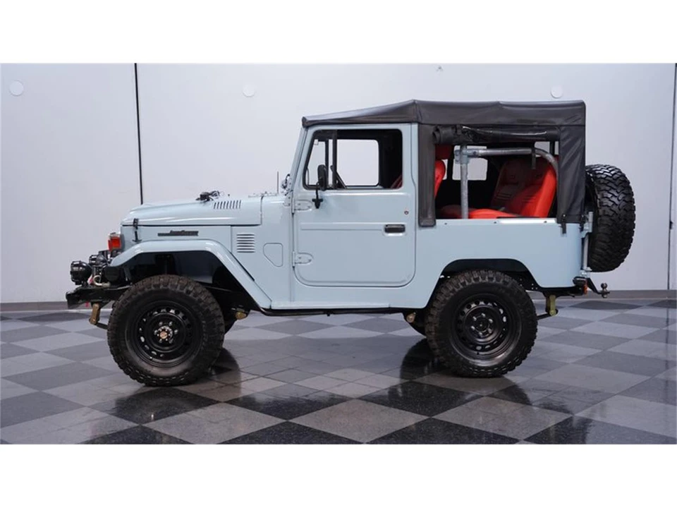 1982 Toyota J60 Land Cruiser - Image 2 of 31