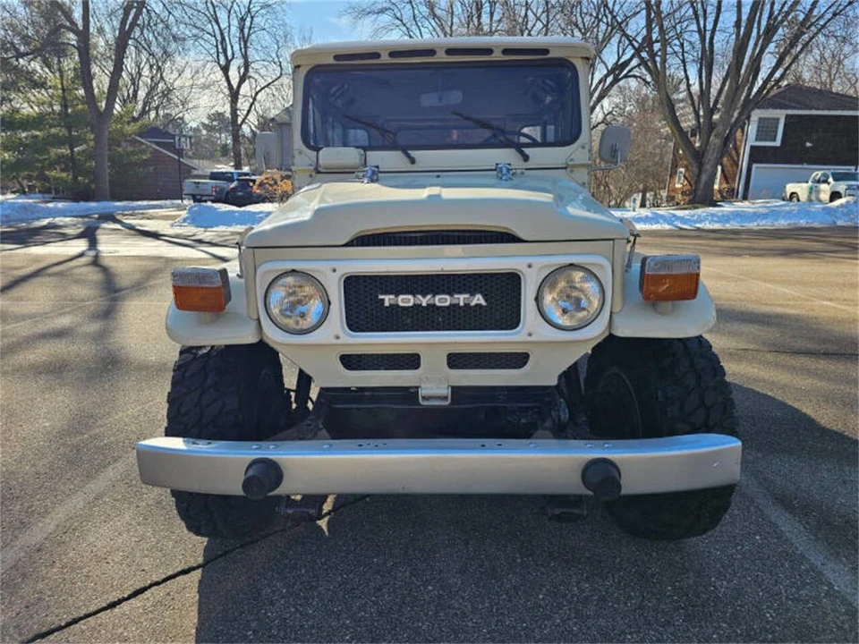1982 Toyota J60 Land Cruiser - Image 2 of 31