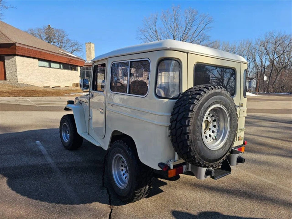 1982 Toyota J60 Land Cruiser - Image 7 of 31