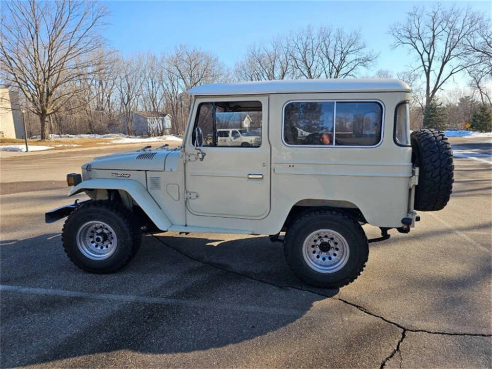 1982 Toyota J60 Land Cruiser - Image 8 of 31