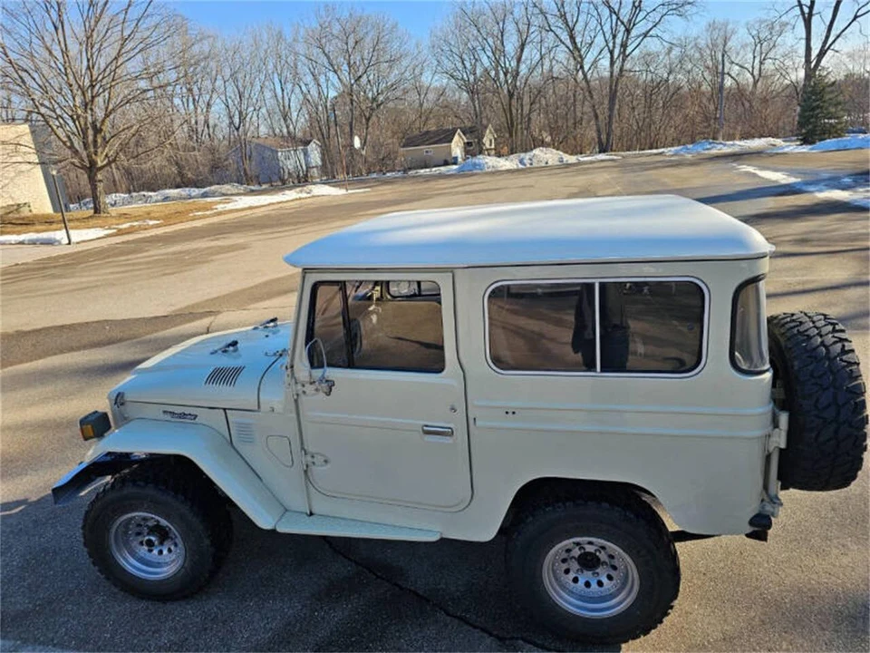 1982 Toyota J60 Land Cruiser - Image 9 of 31