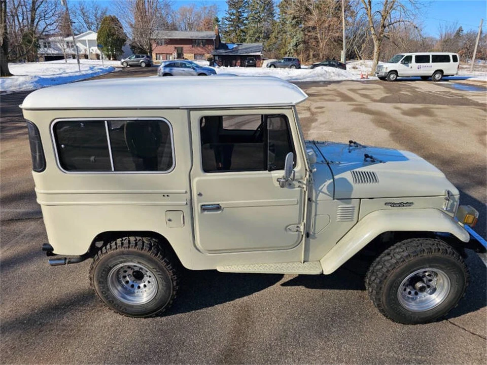 1982 Toyota J60 Land Cruiser - Image 13 of 31