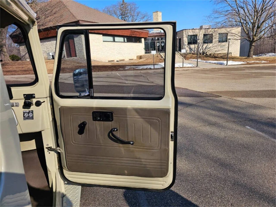1982 Toyota J60 Land Cruiser - Image 17 of 31