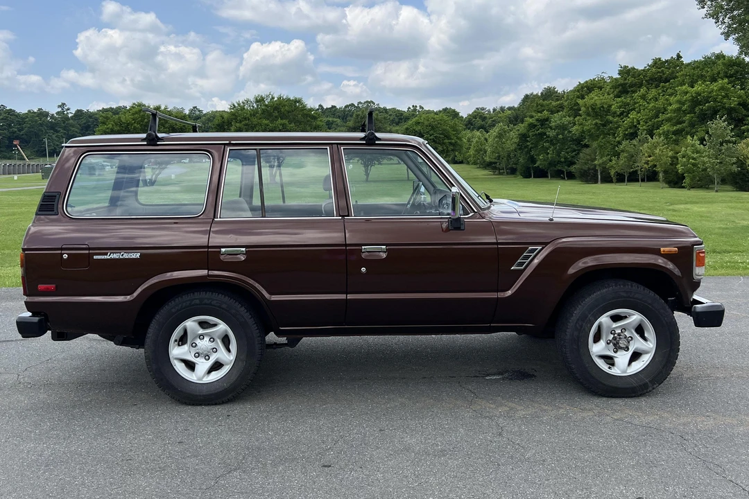 1982 Toyota J60 Land Cruiser - Image 3 of 31