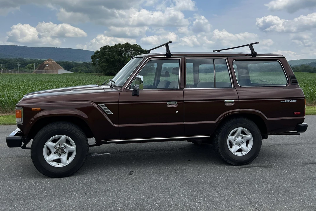 1982 Toyota J60 Land Cruiser - Image 9 of 31