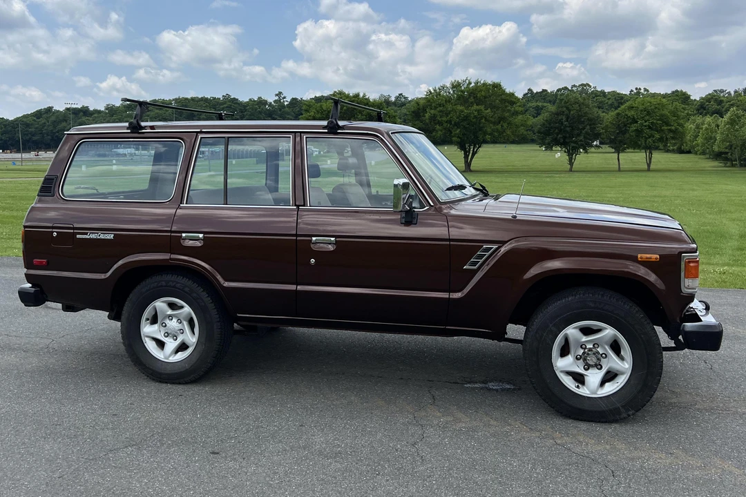 1982 Toyota J60 Land Cruiser - Image 16 of 31