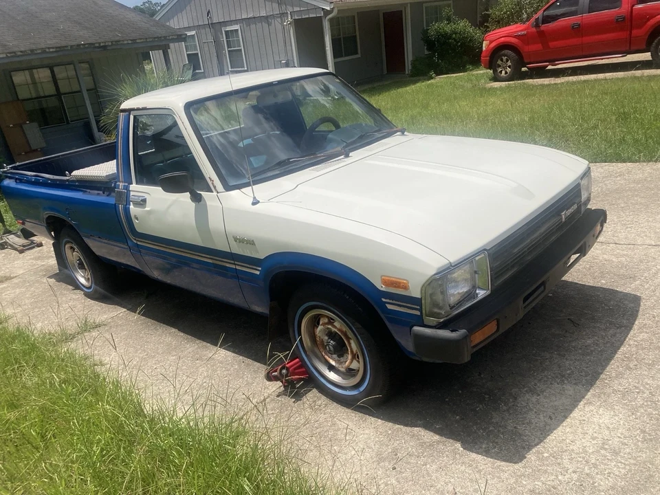 1982 Toyota Hilux 3rd Gen - Image 3 of 6