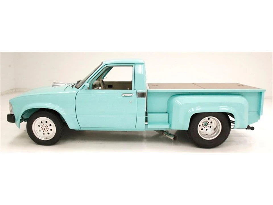 1982 Toyota Hilux 3rd Gen - Image 2 of 31