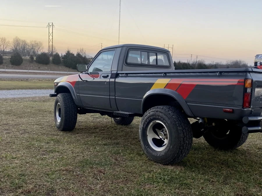 1982 Toyota Hilux 3rd Gen - Image 2 of 3