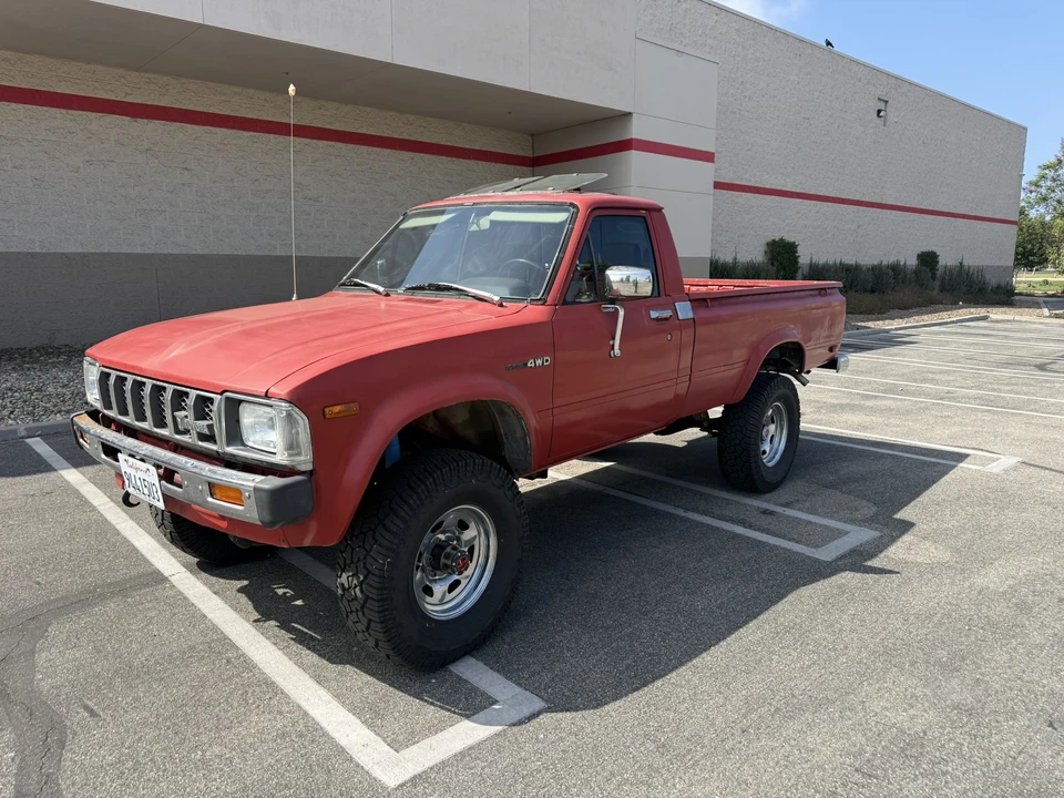 1982 Toyota Hilux 3rd Gen - Image 2 of 31