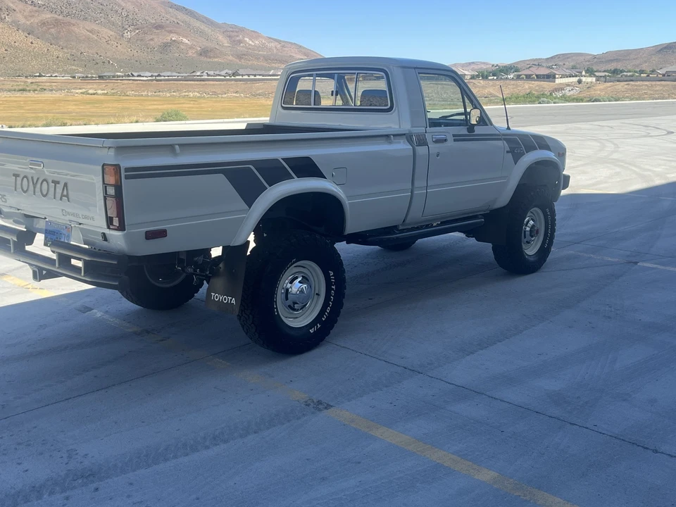 1982 Toyota Hilux 3rd Gen - Image 10 of 31