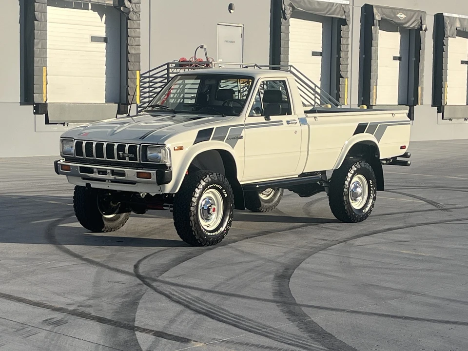 1982 Toyota Hilux 3rd Gen - Image 2 of 31