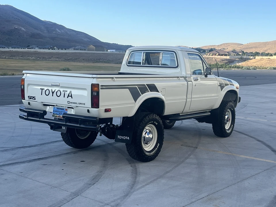1982 Toyota Hilux 3rd Gen - Image 9 of 31