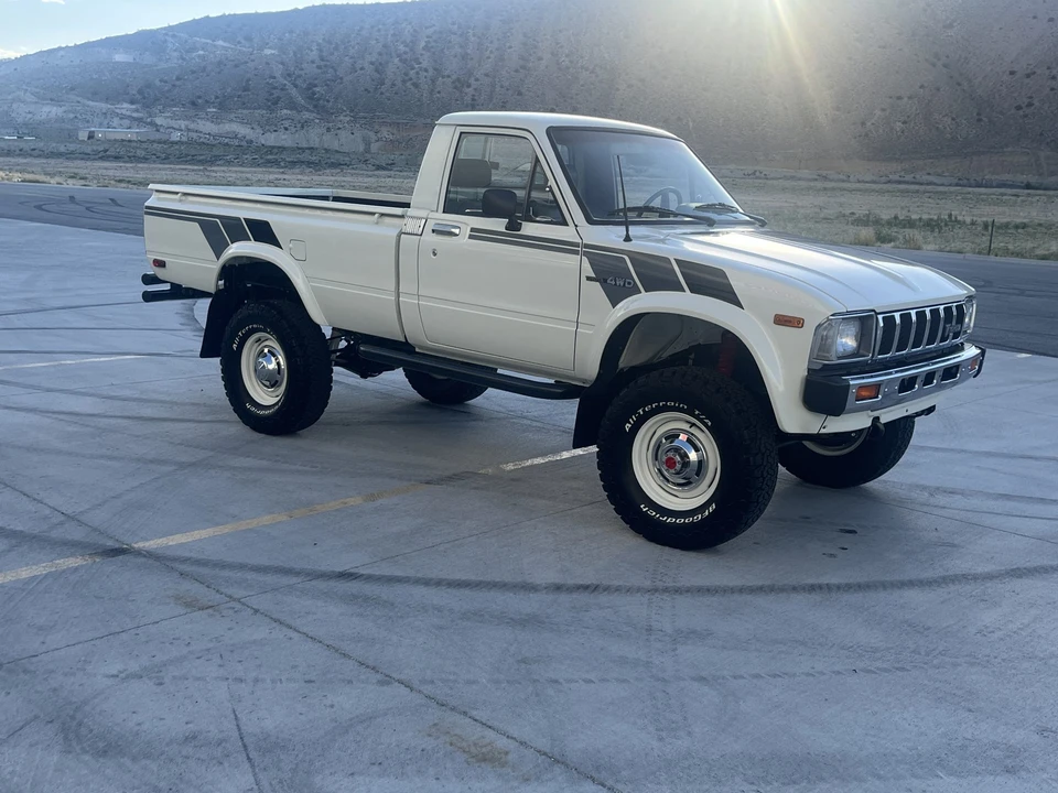 1982 Toyota Hilux 3rd Gen - Image 13 of 31