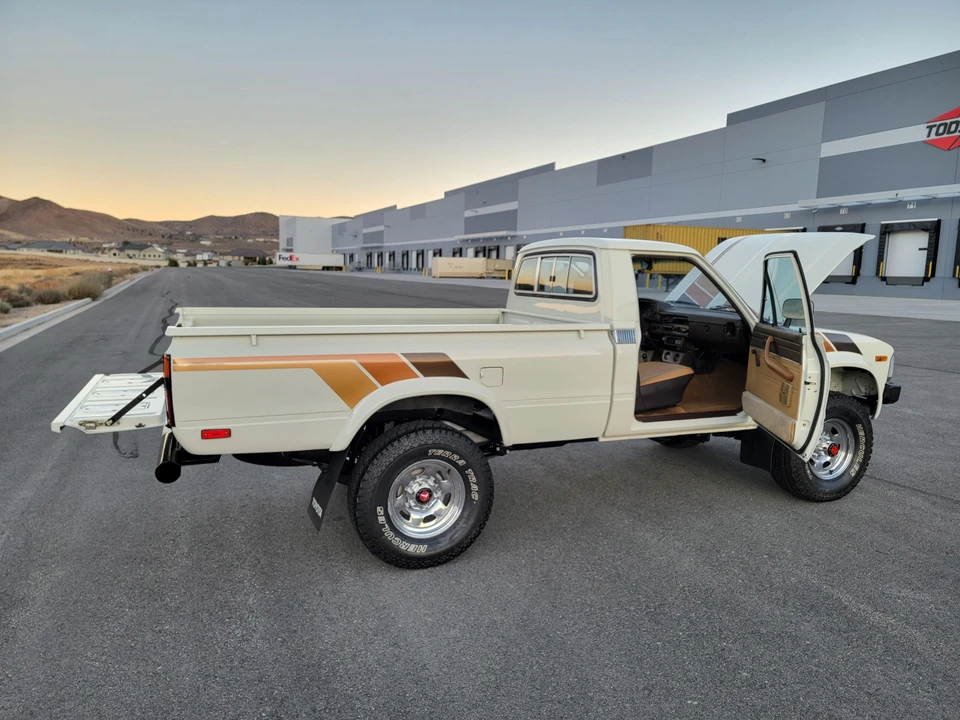1982 Toyota Trekker - Image 27 of 31