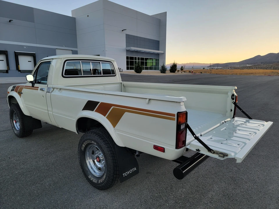 1982 Toyota Trekker - Image 23 of 31