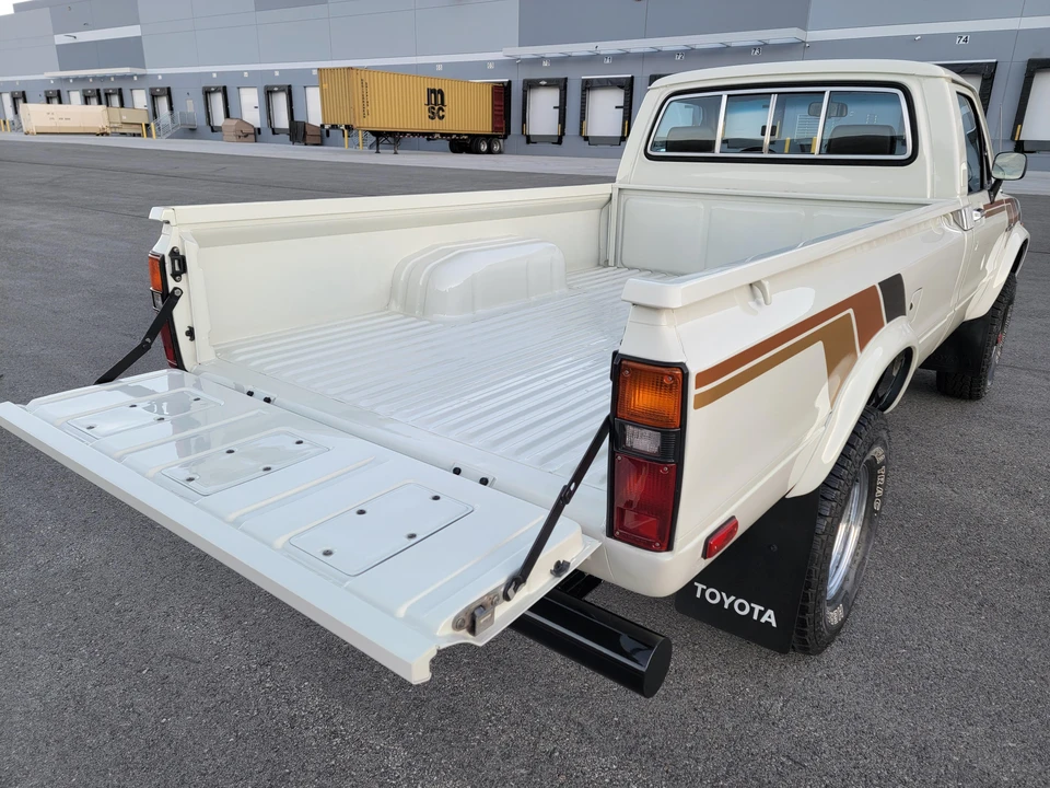 1982 Toyota Trekker - Image 25 of 31