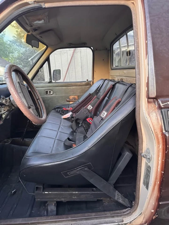 1982 Toyota Hilux 3rd Gen - Image 3 of 10