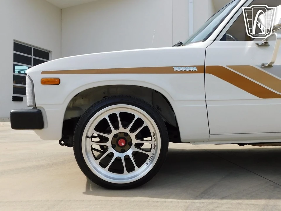 1982 Toyota Hilux 3rd Gen - Image 11 of 21