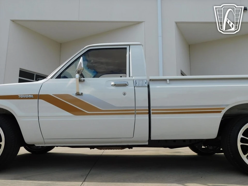 1982 Toyota Hilux 3rd Gen - Image 14 of 21