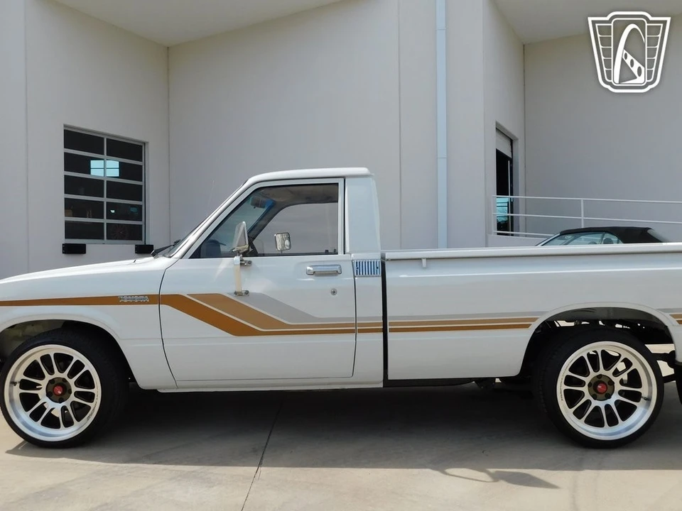 1982 Toyota Hilux 3rd Gen - Image 15 of 21