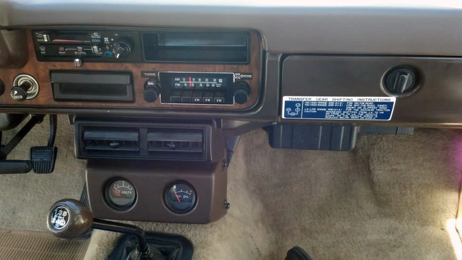 1982 Toyota Trekker - Image 6 of 9
