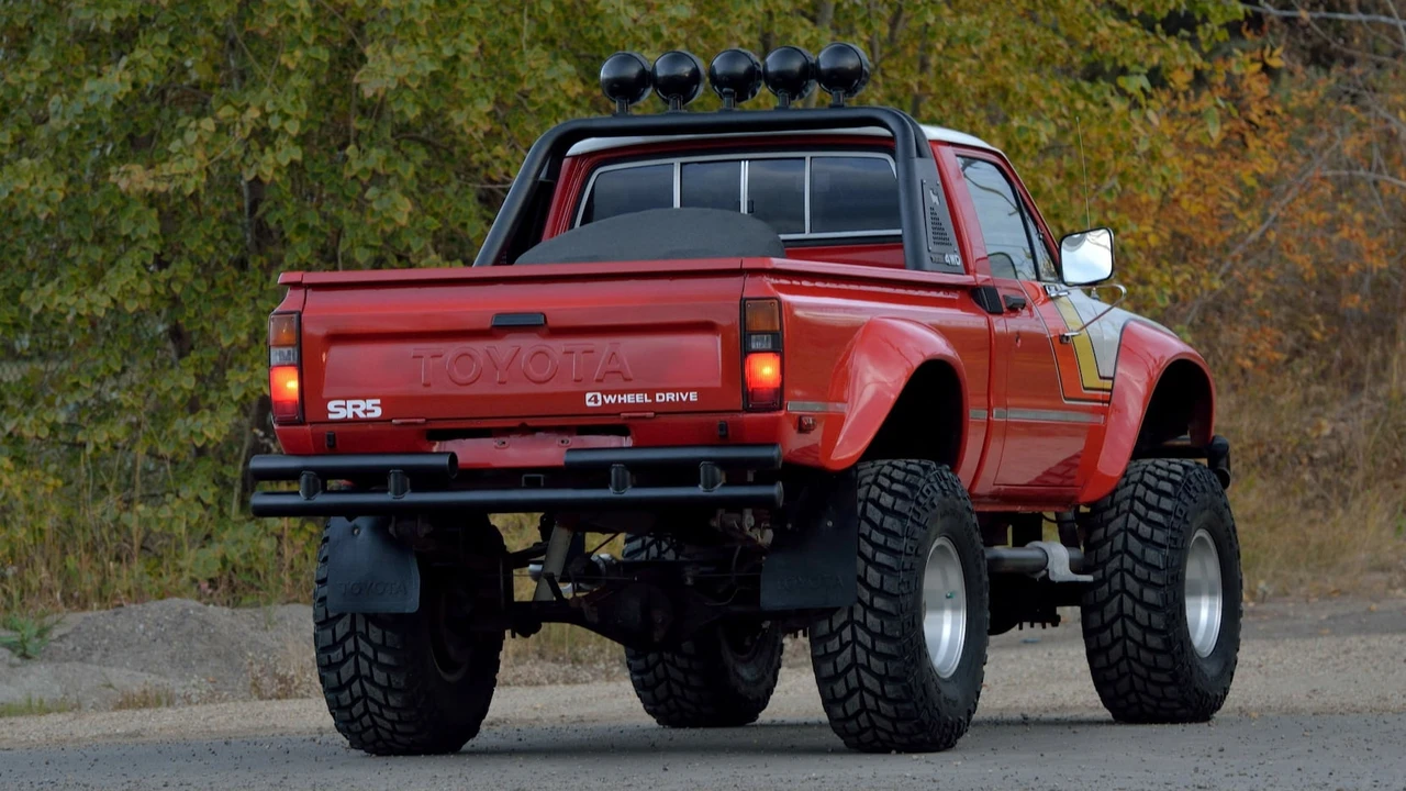 1982 Toyota Hilux 3rd Gen - Image 3 of 24