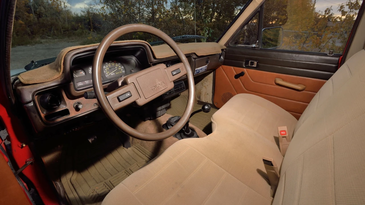 1982 Toyota Hilux 3rd Gen - Image 4 of 24