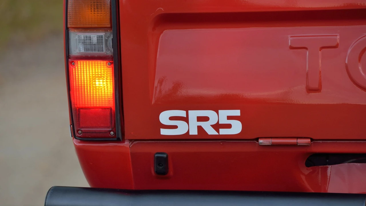 1982 Toyota Hilux 3rd Gen - Image 10 of 24