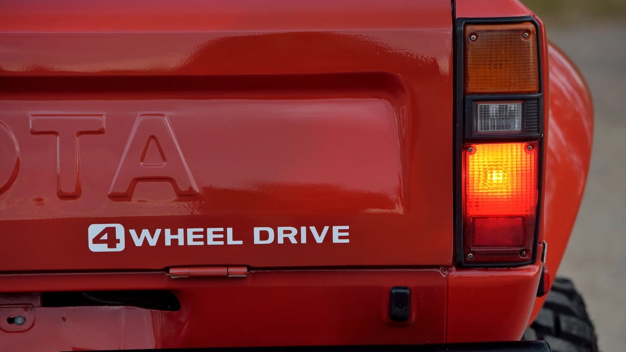 1982 Toyota Hilux 3rd Gen - Image 11 of 24