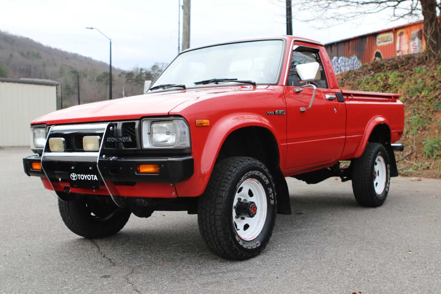 1982 Toyota Hilux 3rd Gen - Image 2 of 31