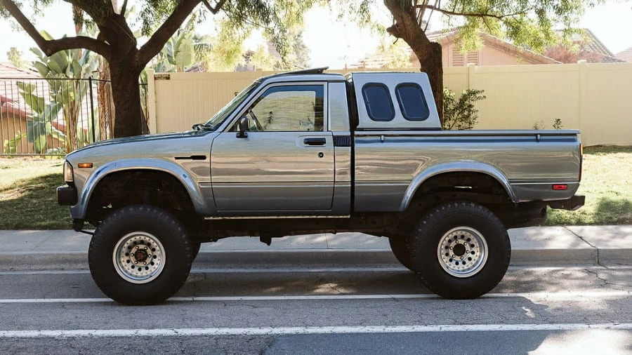 1982 Toyota Hilux 3rd Gen - Image 2 of 31