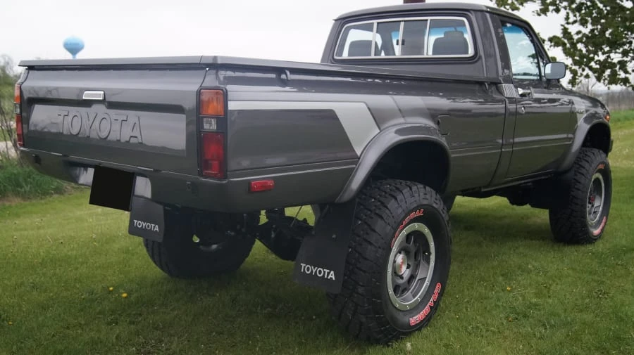 1982 Toyota Hilux 3rd Gen - Image 3 of 12