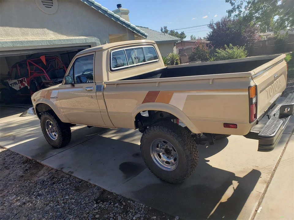 1982 Toyota Hilux 3rd Gen - Image 3 of 17